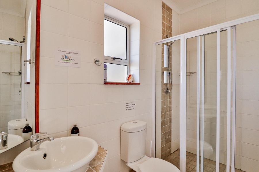 6 Bedroom Property for Sale in De Kelders Western Cape